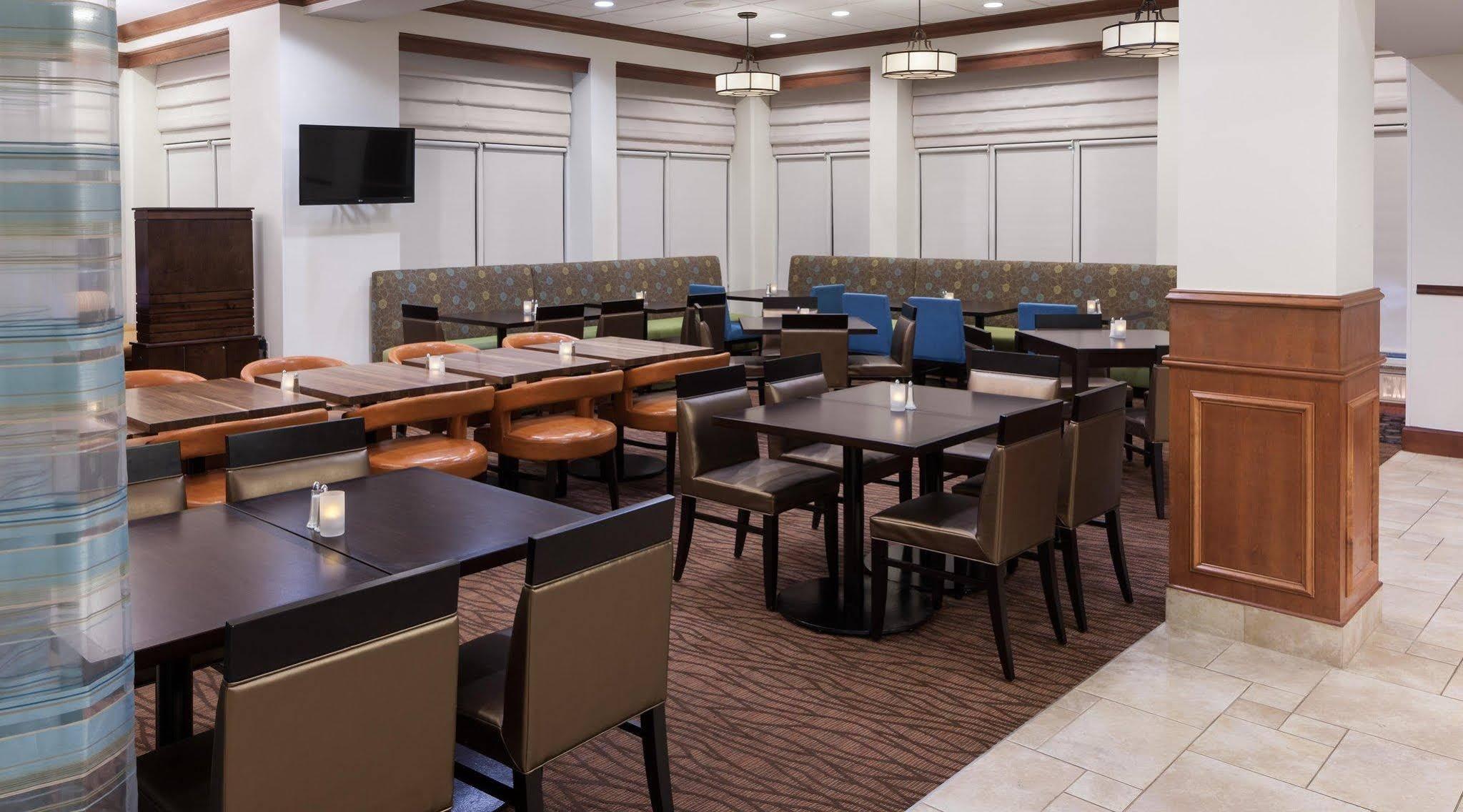 Hilton Garden Inn Minneapolis Maple Grove Exterior foto