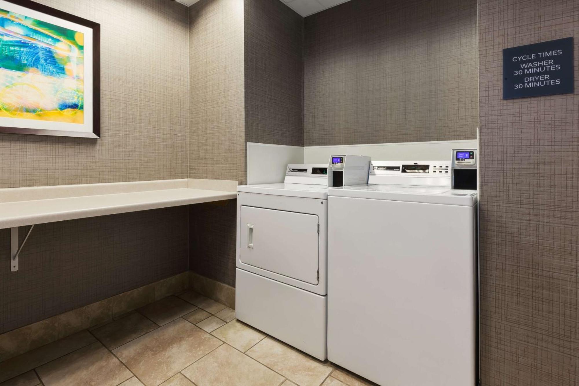 Hilton Garden Inn Minneapolis Maple Grove Exterior foto