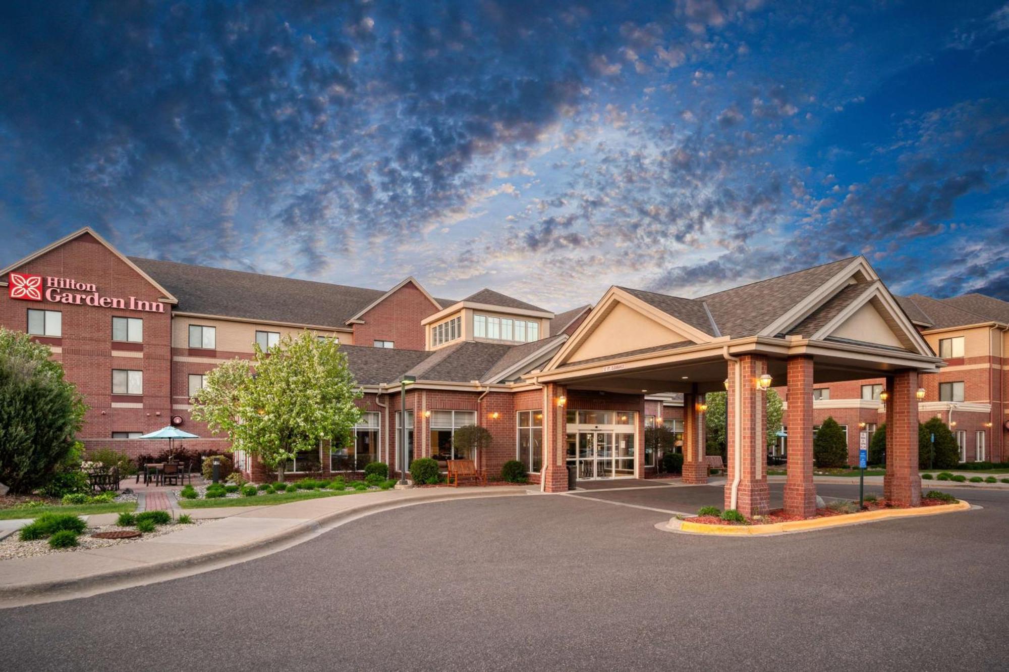 Hilton Garden Inn Minneapolis Maple Grove Exterior foto