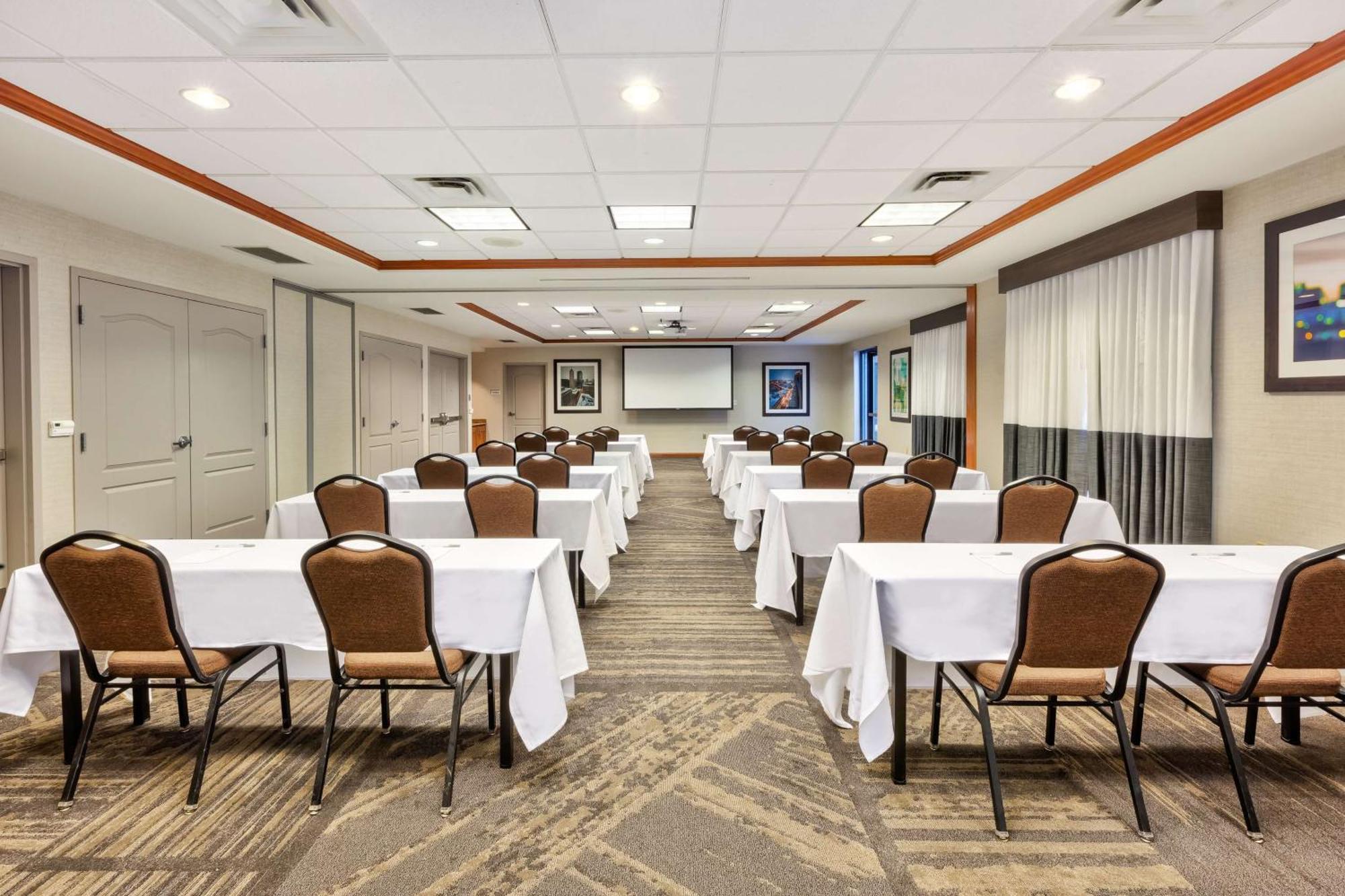 Hilton Garden Inn Minneapolis Maple Grove Exterior foto